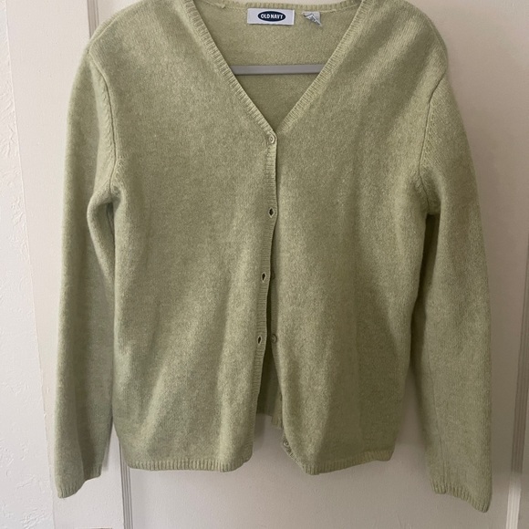 Old Navy Sweaters - Vintage Old Navy 100% lambs wool light green button cardigan woman’s large